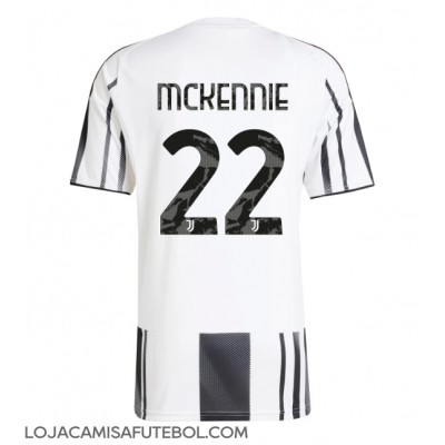 Camisa de Futebol Juventus Weston McKennie #22 Equipamento Principal 2025-26 Manga Curta Camisa de Futebol Juventus Weston McKennie #22 Equipamento Principal 2025-26 Manga Curta